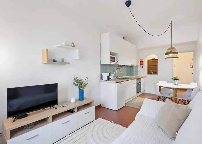 72 - Almar House アパート