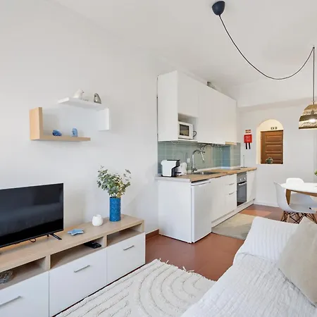 72 - Almar House Appartement